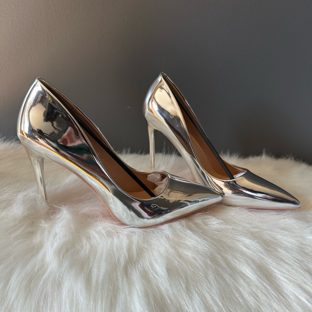 SHEIN Silver Metallic Pumps